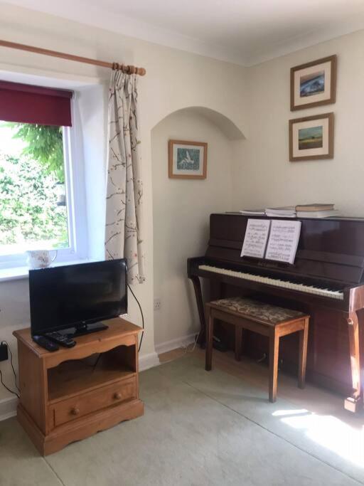 No 96 Chapel Lane - Self Contained Cottage In The Heart Of Butleigh Bagian luar foto
