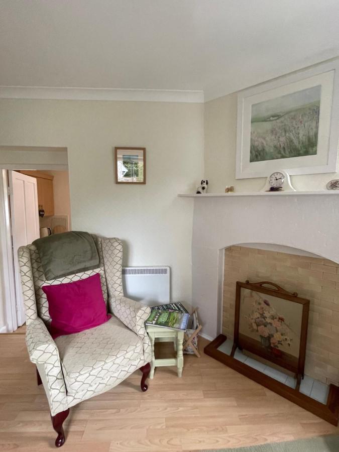 No 96 Chapel Lane - Self Contained Cottage In The Heart Of Butleigh Bagian luar foto